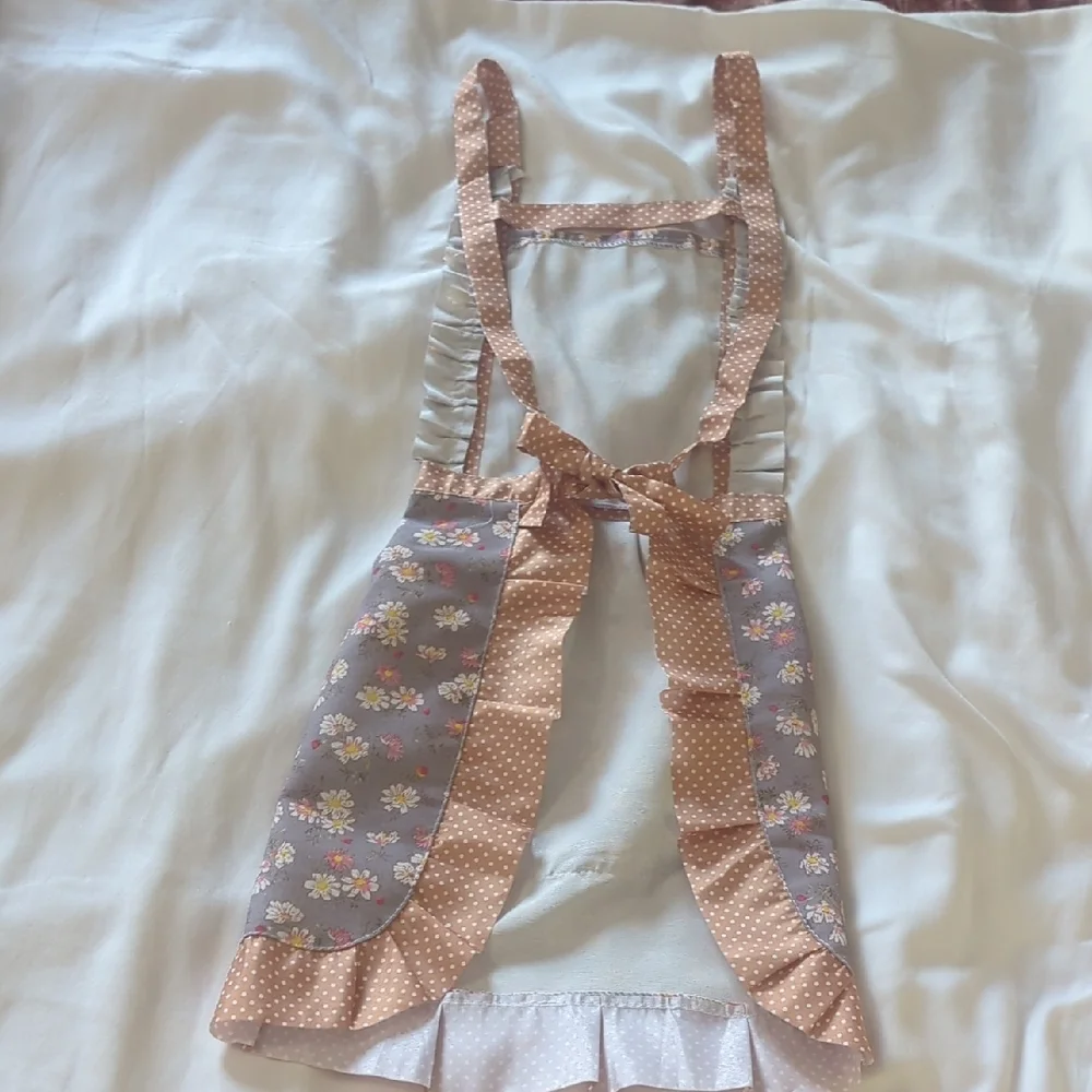 Apron Vintage-inspired Floral Bib Style w/ Tie Back
